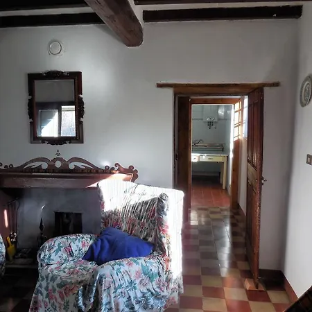 Casanuova * Tizzano Val Parma