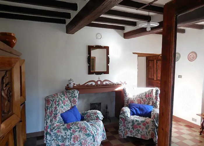 Casanuova Tizzano Val Parma